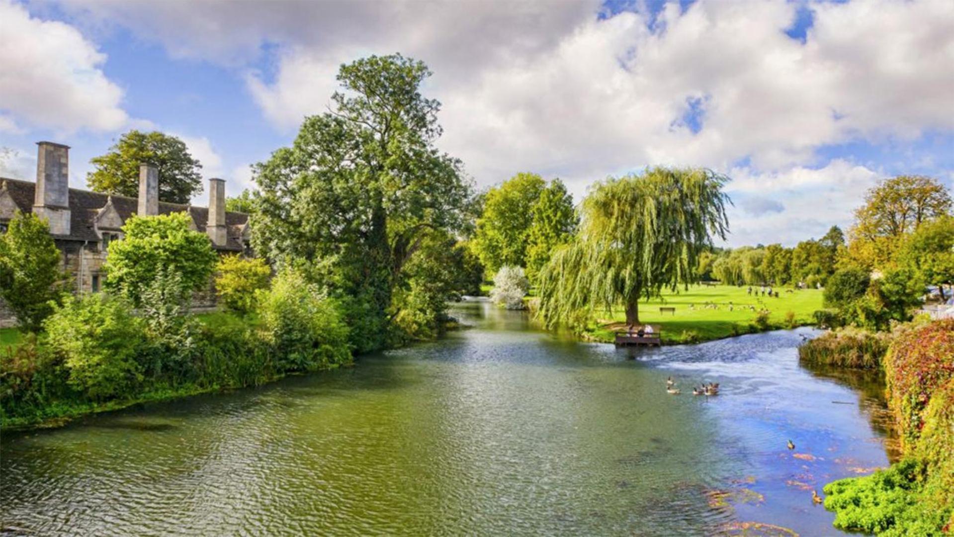 Central Stamford Retreat - Stylish 2-Bed Apartment & Parking Esterno foto